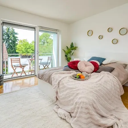 Eg R-wunderschoene Grosse 3-zimmer City Naehe Salzburg 2 Apartment Freilassing